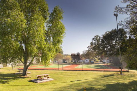 Fossickers' Tourist Park - Accommodation Australia 4
