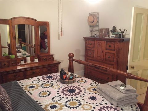Hillside Cottage - Australia Shopping 7