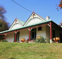 Ravenscroft and The Cottage - Accommodation Australia