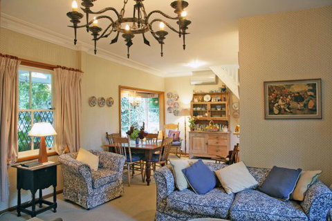Southdown Cottage Bowral - Local Tourism 3