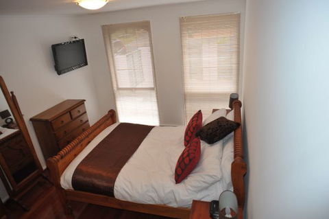 The Pommy Tree Bed And Breakfast - Local Tourism 2
