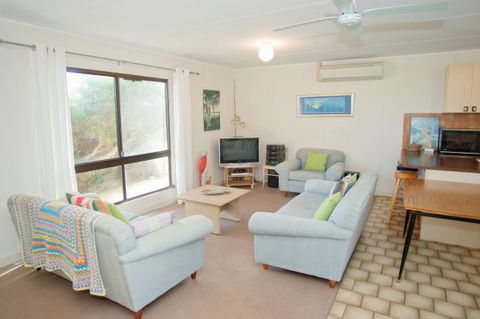 Coastal Cottage - Accommodation Australia 82