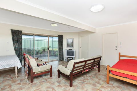 Coastal Cottage - Accommodation Australia 34