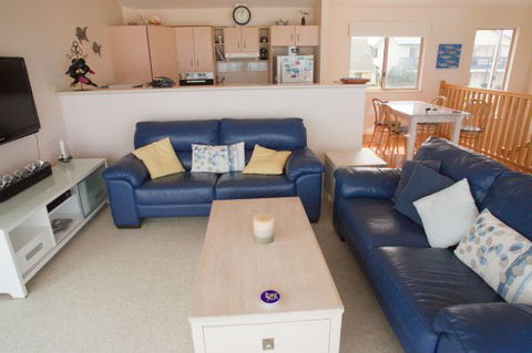 Coastal Cottage - Accommodation Australia 44