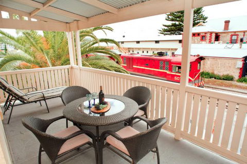 Coastal Cottage - Accommodation Australia 9