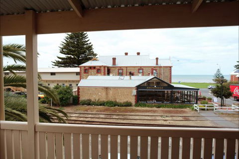 Coastal Cottage - Accommodation Australia 18