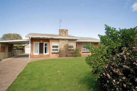 Coastal Cottage - Accommodation Australia 0
