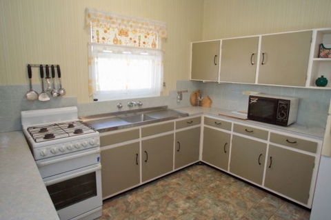 Coastal Cottage - Accommodation Australia 4