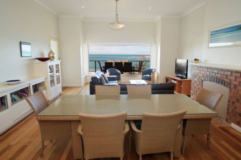 Coastal Cottage - Accommodation Australia 21