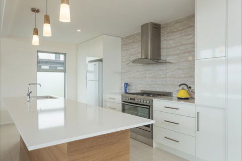 Coastal Cottage - Accommodation Australia 73