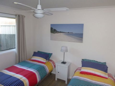 Beachside Way Dog Friendly Holiday House - Local Tourism 4