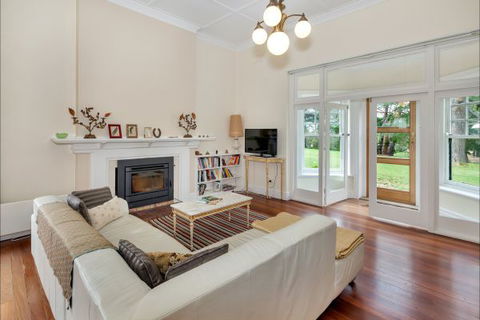 Eurambeen Historic Homestead And Gardens - Local Tourism 3