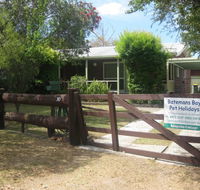 Grantham House  Pet Friendly Holiday Home - Accommodation Australia