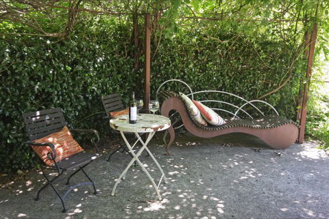 Mirkwood Forest Self-Contained Spa Cottages - Local Tourism 5