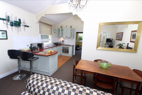 Mirkwood Forest Self-Contained Spa Cottages - Local Tourism 7