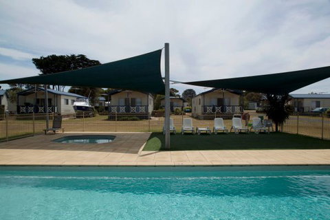 Swan Bay Holiday Park - Local Tourism 3