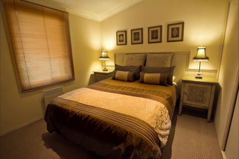 Autumn Abode Cottages - Local Tourism 3
