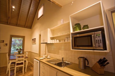 Autumn Abode Cottages - Local Tourism 6