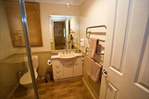 Autumn Abode Cottages - Local Tourism 8