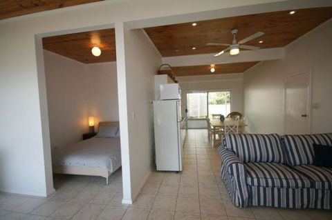 LJ Hooker Goolwa Holiday Rentals - 42 Underwood Avenue, Goolwa Beach - Accommodation Australia 7