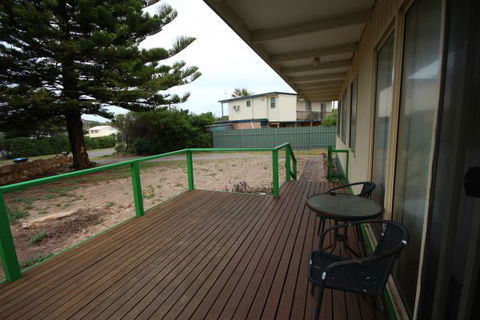 LJ Hooker Goolwa Holiday Rentals - 42 Underwood Avenue, Goolwa Beach - Accommodation Australia 15