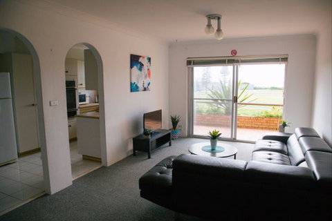 Reef Resort Apartments - Australia Shopping 4