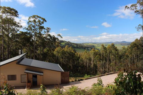 Rolands Feet Retreat - Local Tourism 0