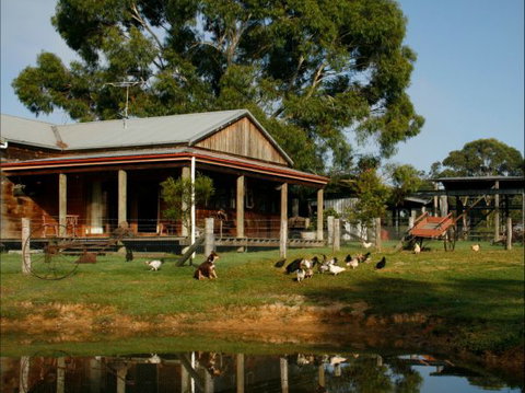 Tobruk Sydney Farm Stay - Local Tourism 0