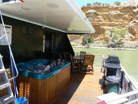 Takeme2 Houseboat - Accommodation Australia 4
