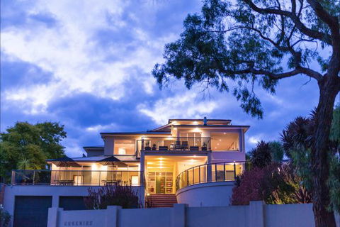 Eugenie's Luxury Accommodation - Accommodation Australia 0