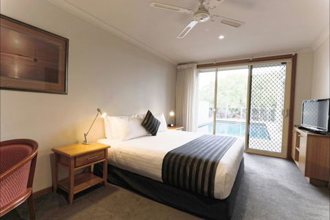 Eugenie's Luxury Accommodation - Accommodation Australia 3