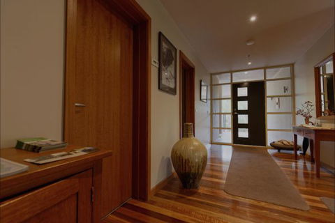 Eugenie's Luxury Accommodation - Accommodation Australia 9