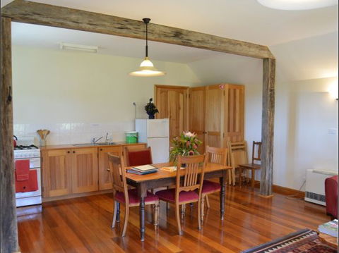Herons Rise Vineyard Accommodation - Local Tourism 2
