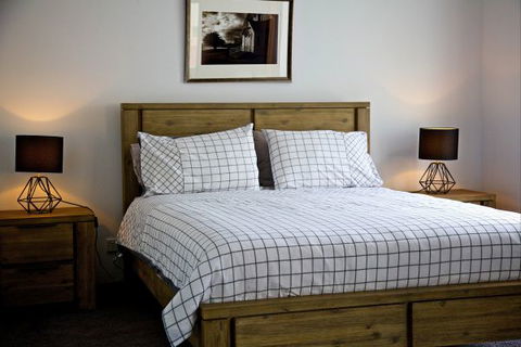 Penguin Beachfront Apartments - Accommodation Australia 8