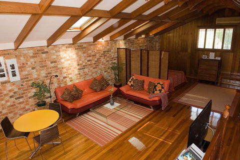 Bet's Bed And Breakfast Studio - Accommodation Australia 0