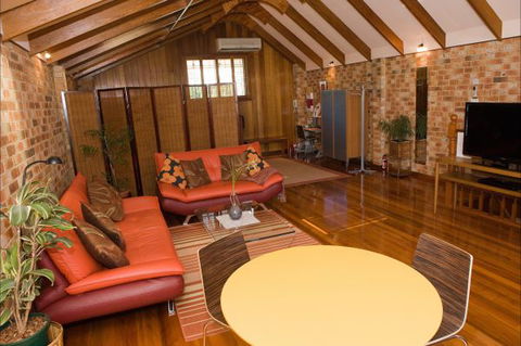 Bet's Bed And Breakfast Studio - Accommodation Australia 4