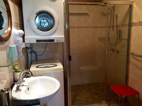 Bet's Bed And Breakfast Studio - Accommodation Australia 8