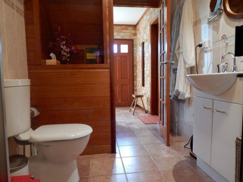 Bet's Bed And Breakfast Studio - Accommodation Australia 9