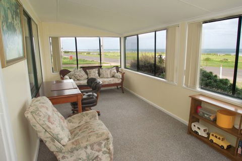 Beach Point - Accommodation Australia 4