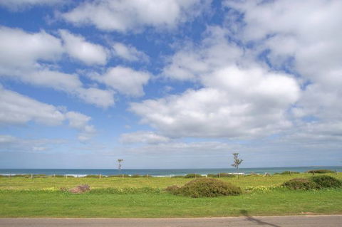 Beach Point - Accommodation Australia 8