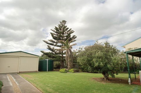 Beach Point - Accommodation Australia 9