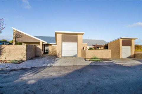 Mount Gambier Accommodation - Accommodation Australia 9