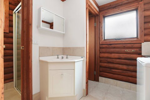 Sam's - Local Tourism 8