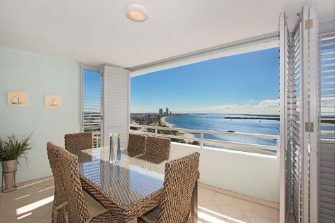 The Grand Apartments - Accommodation Australia 6