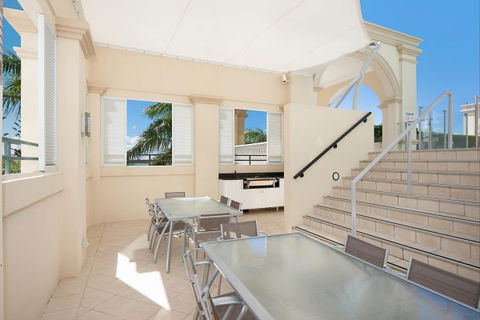 The Grand Apartments - Accommodation Australia 7