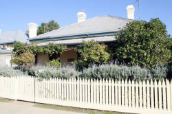 Florennes Heritage Cottage - Accommodation Australia 0