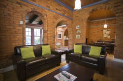 Florennes Heritage Cottage - Accommodation Australia 3