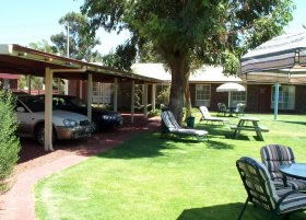 Carn Court Holiday Apartments - Local Tourism 4