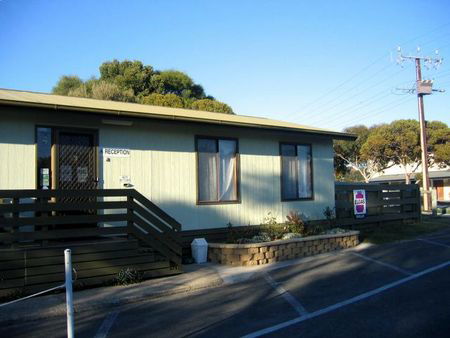 Lake Albert Caravan Park - Local Tourism 0