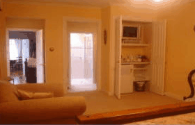 Walton House - Accommodation Australia 3